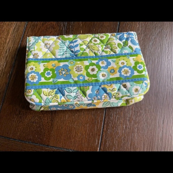 NWOT Vera Bradley wallet - Picture 1 of 12